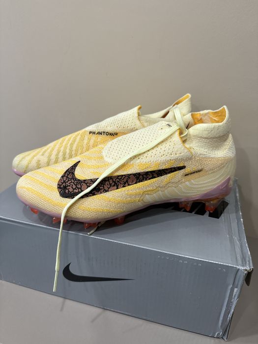 Бутсы Найк золото