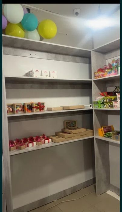 Продам шкаф с полками.