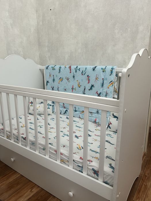 Детская кроватка с матрасом