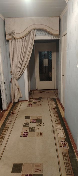 2 хоналик квартира сотилади.