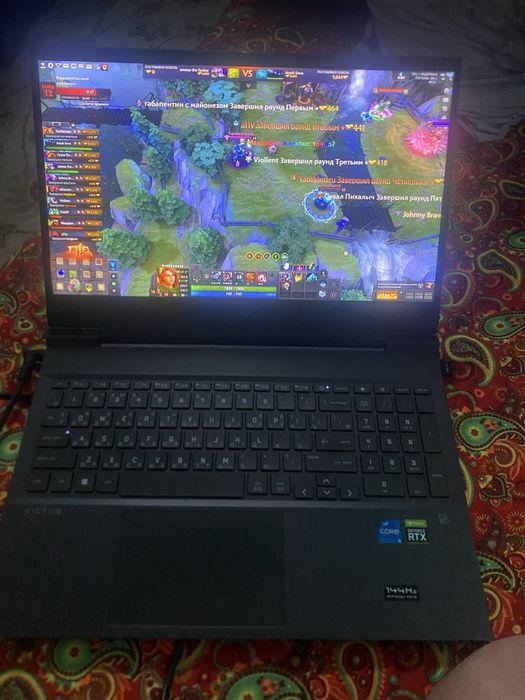 Продается ноутбук Vintus и комплект клавиатура и мышка отдельно