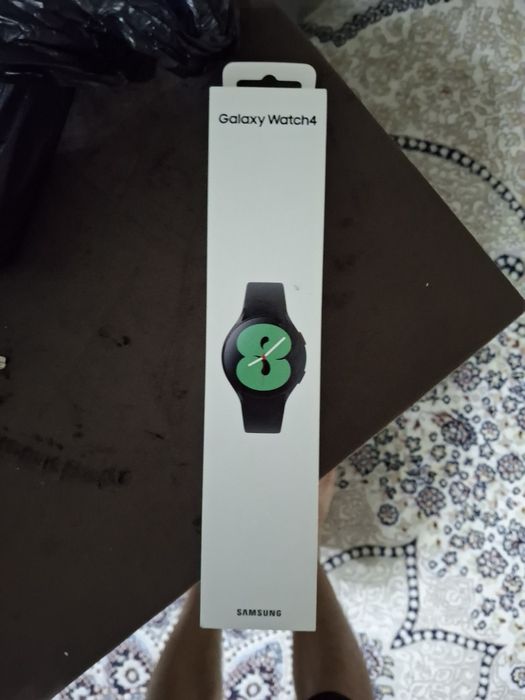 Часы  самсунг  вач4.