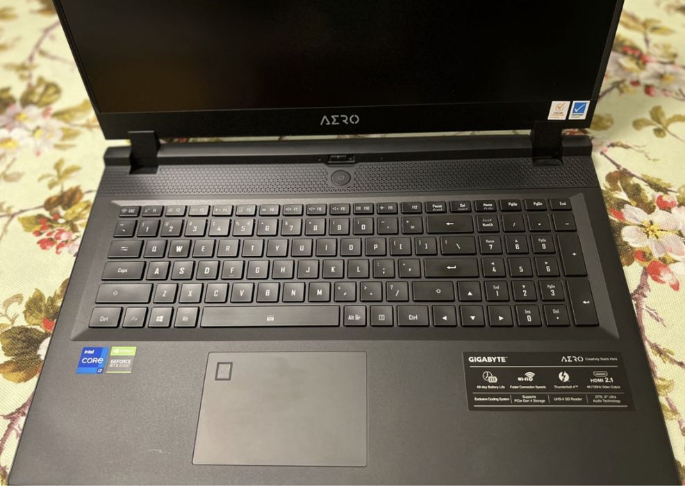 Aero 17 HDR 17.3" 4K RTX 3070 16GB 1TB SSD