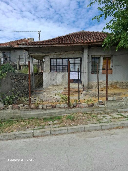 Продавам Къща  на 27 километра от варна