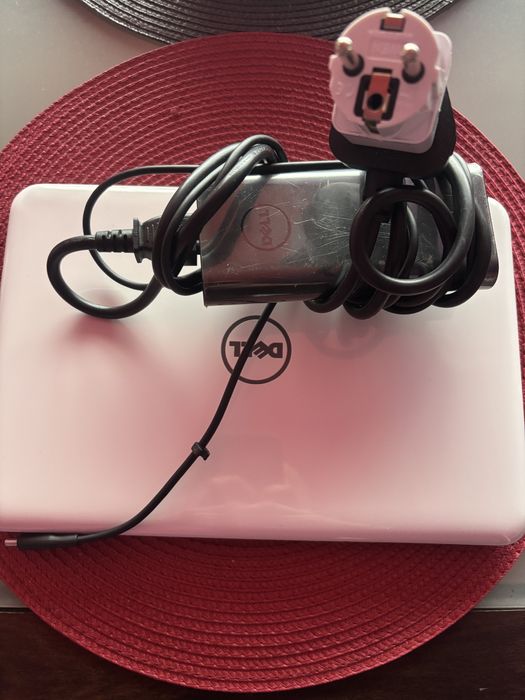 Лаптоп DELL Inspiron (P24T/P24T001)