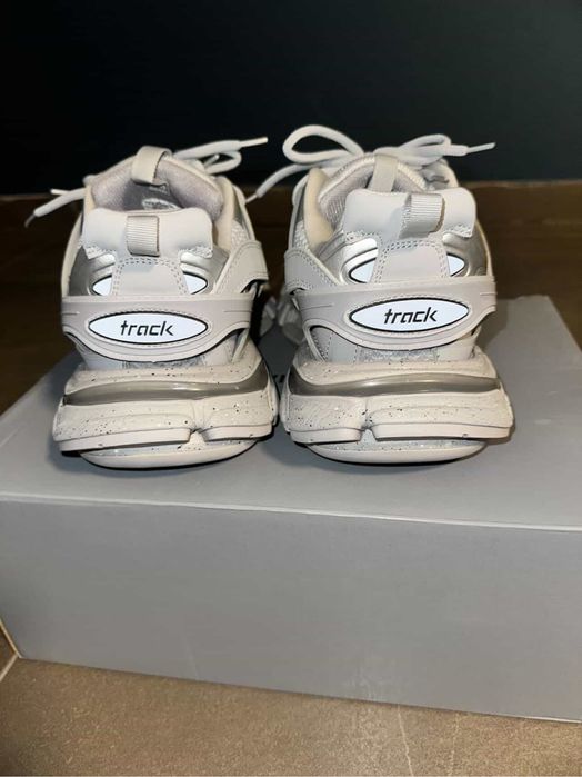 Balenciaga track