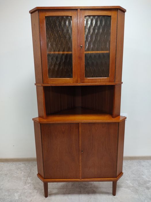 Винтидж ъглова витрина от 60-те Д375