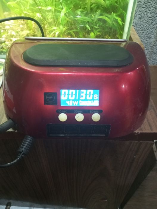 Продам лампу для маникюра