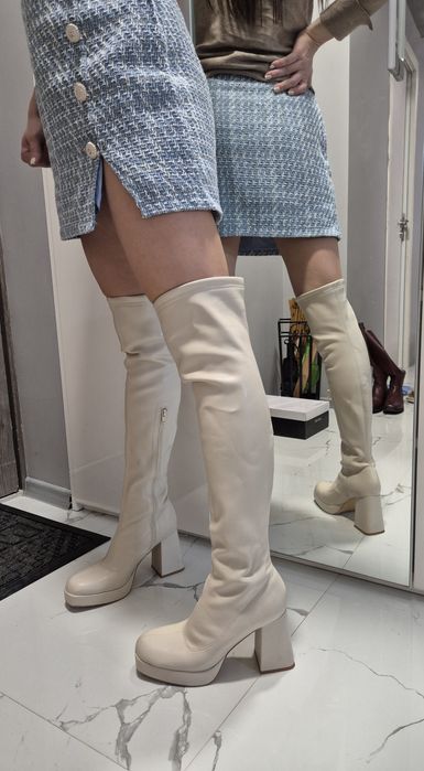 Дамски ботуши екрю