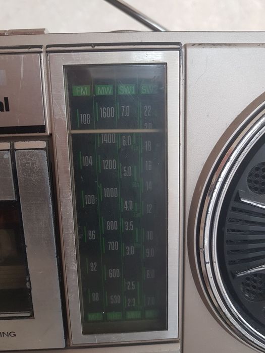 NATIONAL RX-5135  магнитоласи сотилади  кассетаси...радиоFM-108 ишлиди