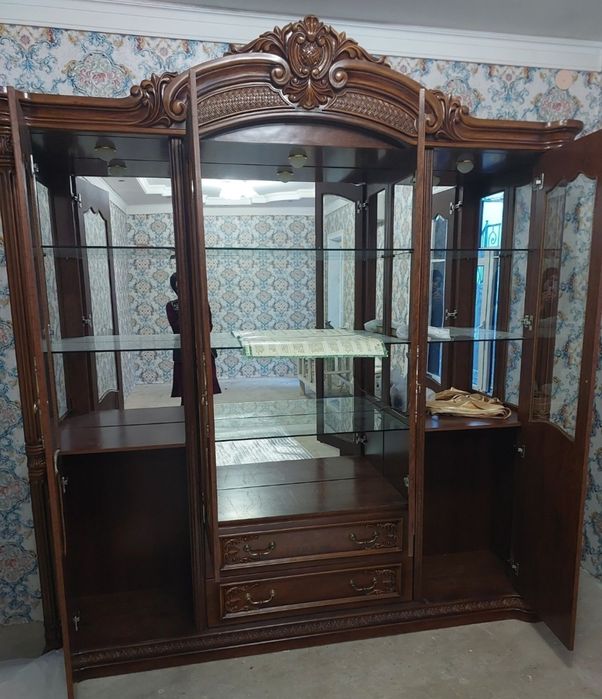 Mehmon hona uchun stenka