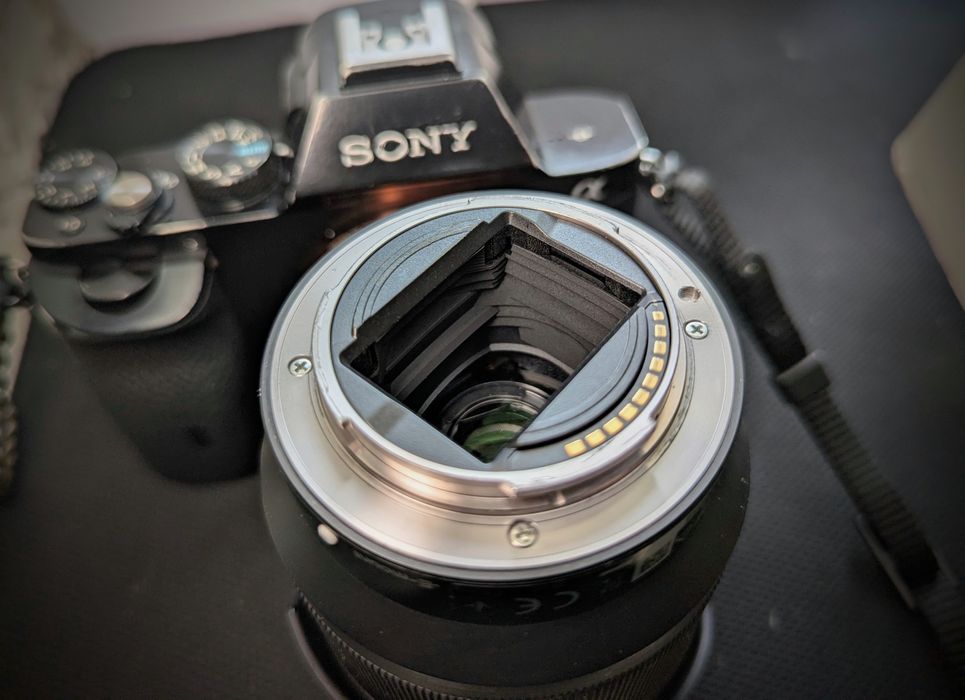 Sony Alpha 7R + kit объектив
