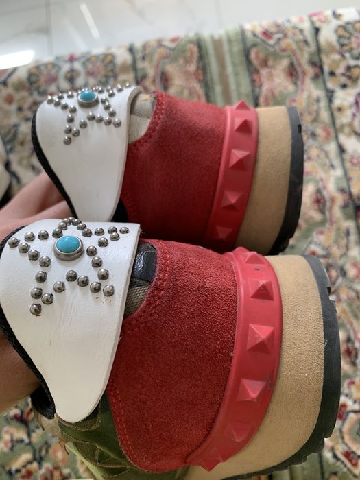 Кроссовки valentino