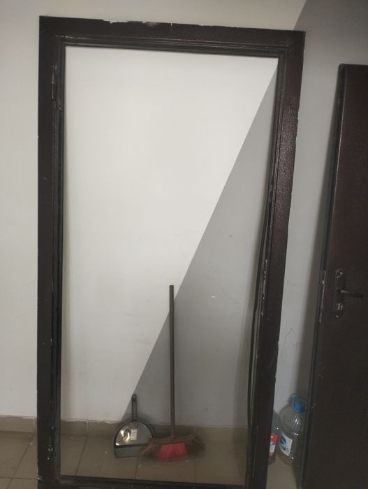 Дверь б/у продам