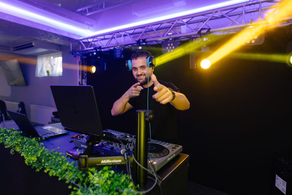 DJ evenimente ORADEA+Inchiriere Sunet & Lumini