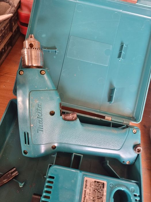 Vand autofiletante makita