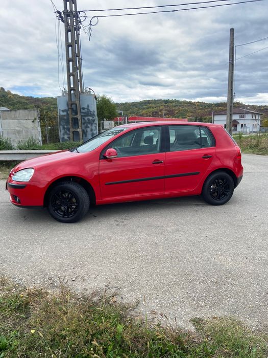 Vând golf 5 1.4 fsi sau schimb