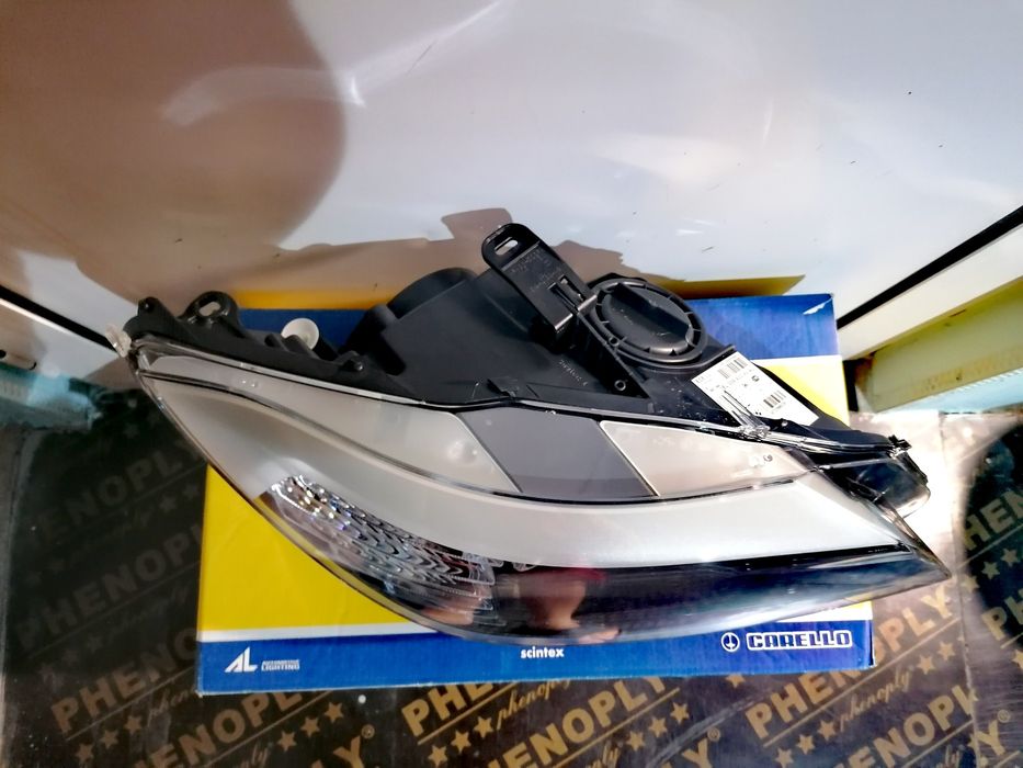 Фар Фарове за BMW Z4 E89 / БМВ З4 Е89 Bi-Xenon - Нов.