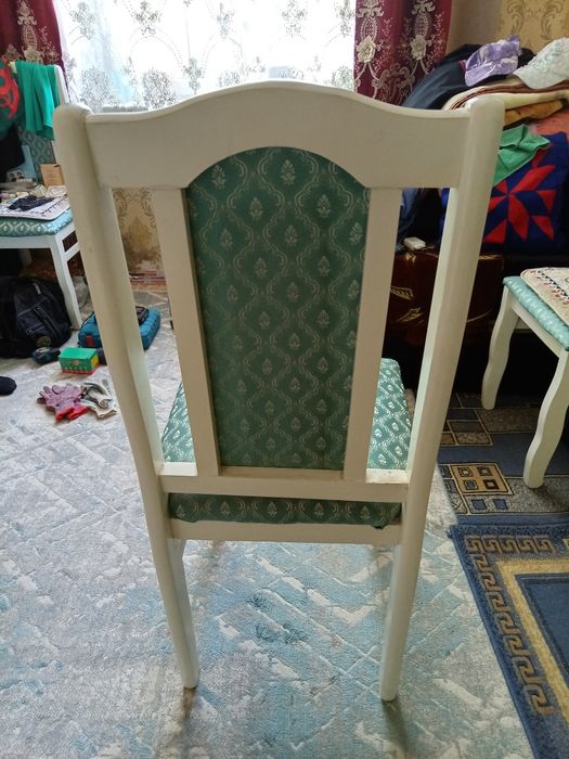 Продам стулья для гостиной