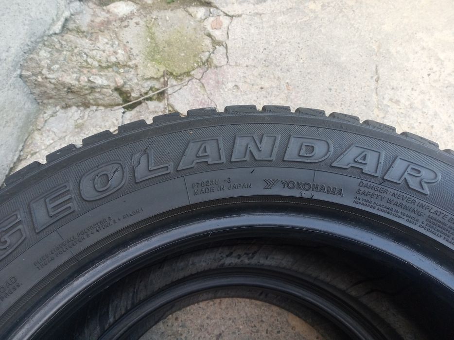 Две шины yokohama р 18