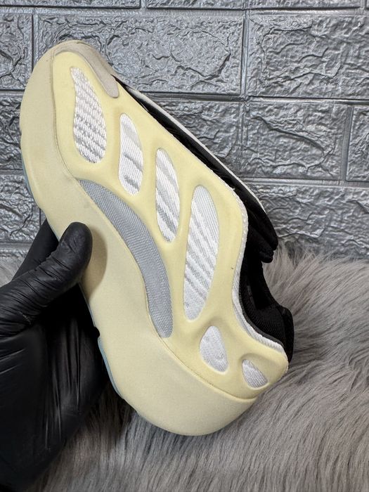 Yeezy 700 Azael Pk Premium