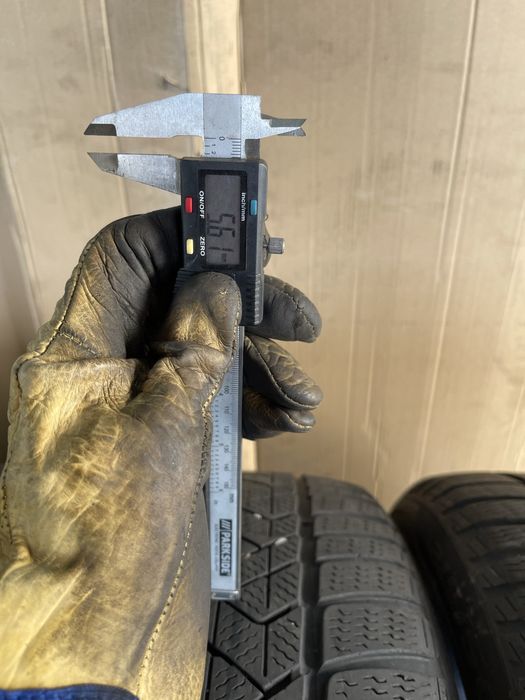 215/50R18 Pirelli SOTTOZERO 3