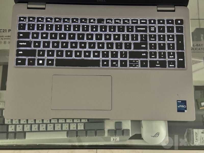 DELL Precision 3581 Core i9-13900H RTX 2000 Ada 8Gb ram 16 ssd 256