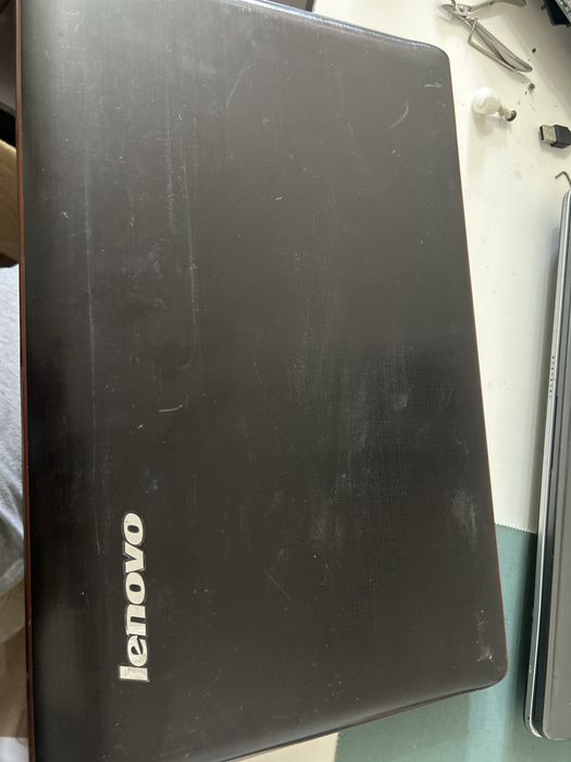 Продам леново у570