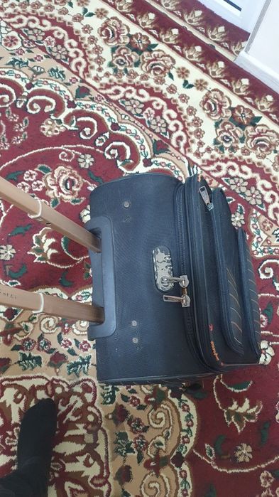 Чемодан сумка сотилади