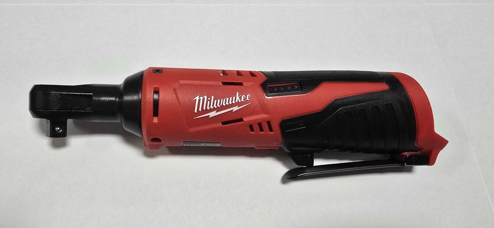 Antrenor cu clichet Milwaukee, 12V, M12IR-201B 3/8 , 2457-20