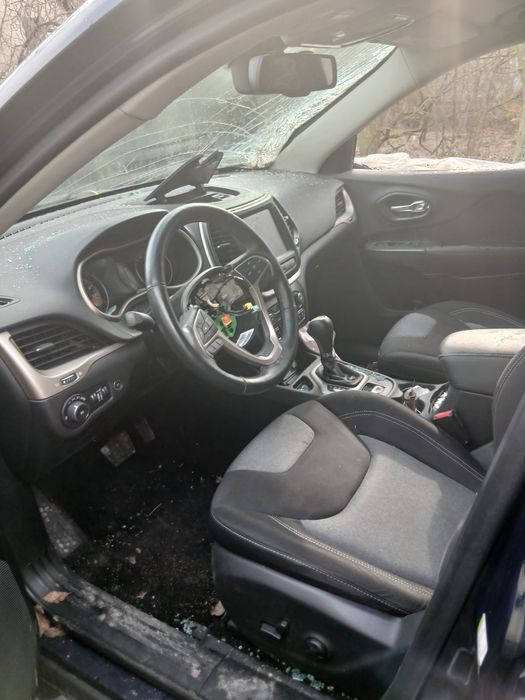 Джип Cherokee 2016 година на части