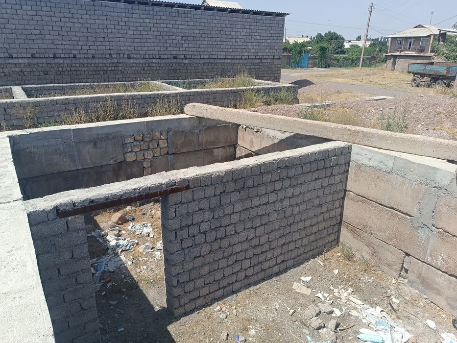 Продается участок 9 сотох на ДСК есть фундамент