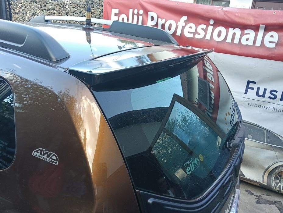 Eleron dacia Duster negru lucios