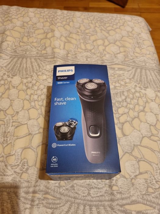 Aparat de barbierit Philips Series 1000