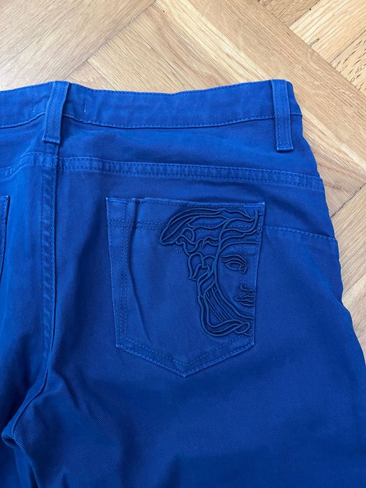 Дънкита и панталони на Liu jo, Massimo Dutti, Versace, Phillipp Plein