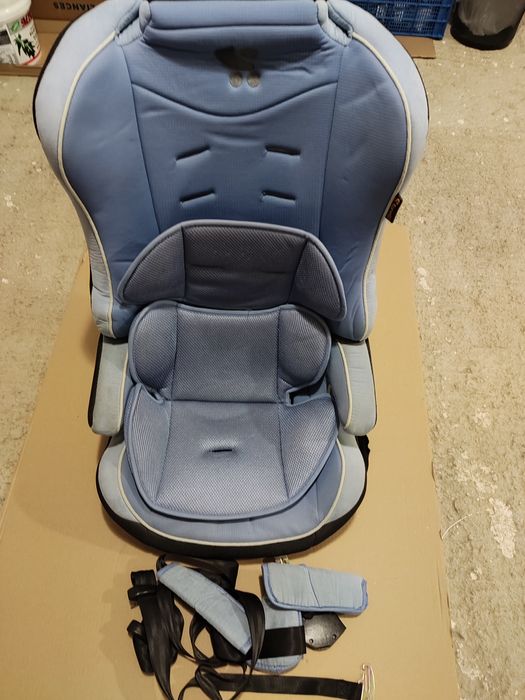 Детски стол за автомобил