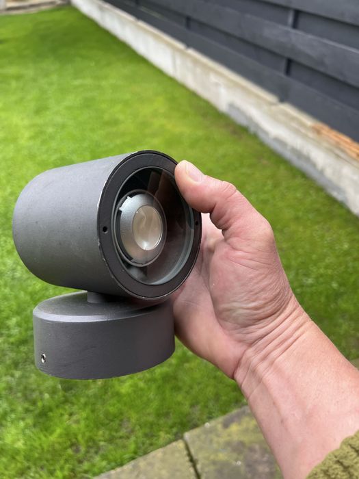 Vand 5 spoturi de exterior din aluminiu