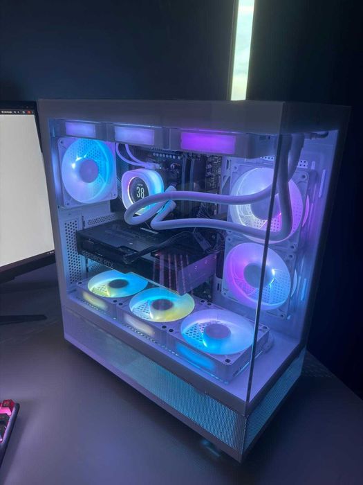 PC Gaming - Ryzen 7 7800X3D, RTX 4070, 32 GB RAM 6400 Mhz, 2TB SSD