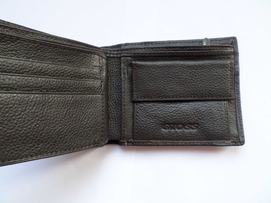 Ново  портмоне от естествена кожа, кафяво