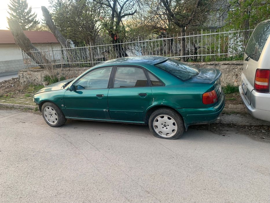 Ауди а4 1.8 125кс 1996г