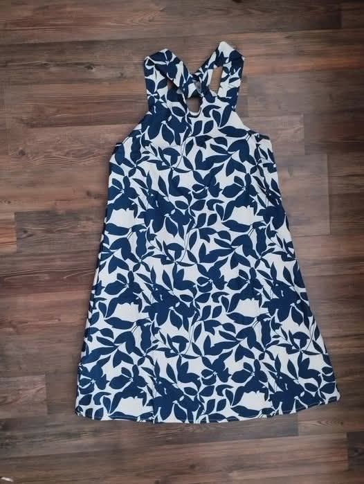 Нови рокли, размер С, 5€ за брой