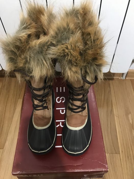 Зимни ботуши ESPRIT р-р 38, стелка 24 см.