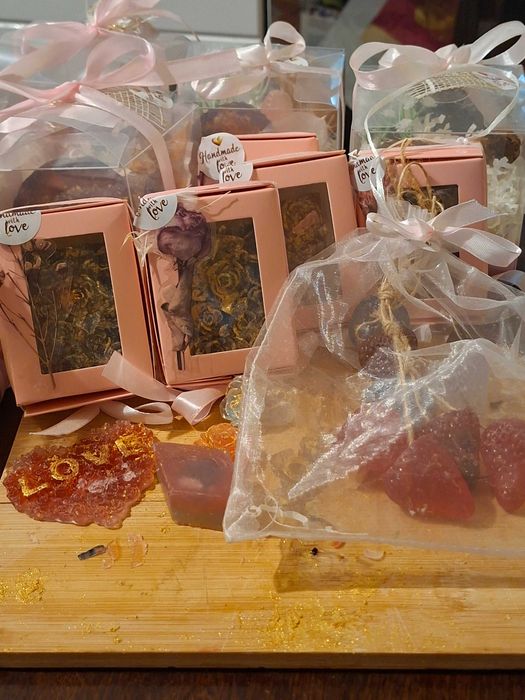 Подаръчни комплекти ръчно изработени сапуни