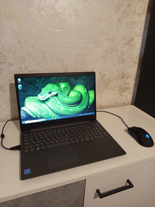 Ноутбук Lenovo idea pad v15