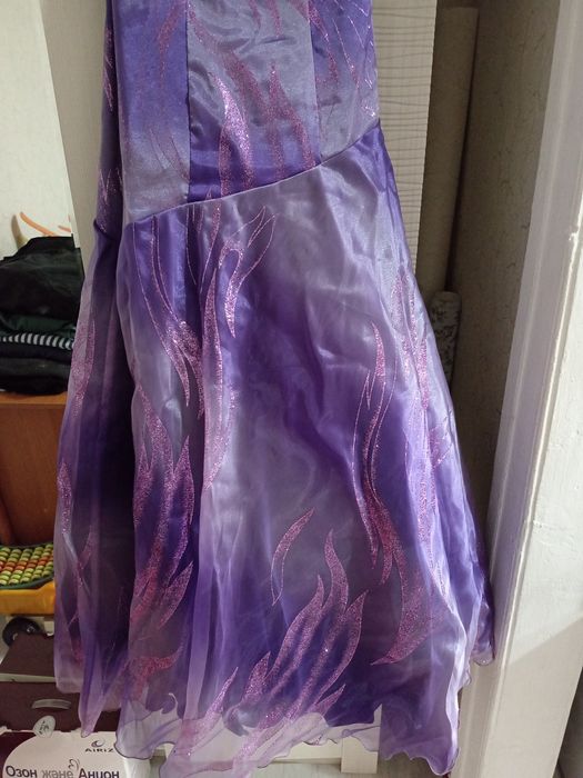 Продам вечернее платье (выпускное)