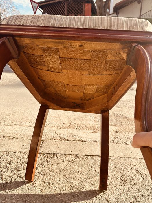 Антикварен стол от началото на ХХ век – масивно дърво