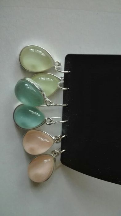 Обеци и колие