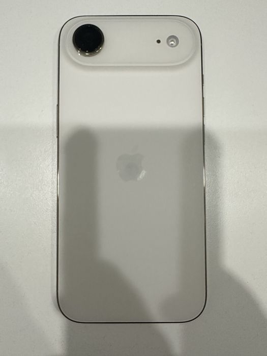 Продам Iphone Air  Gold 256gb Аккумулятор 93%  Коробка кабель