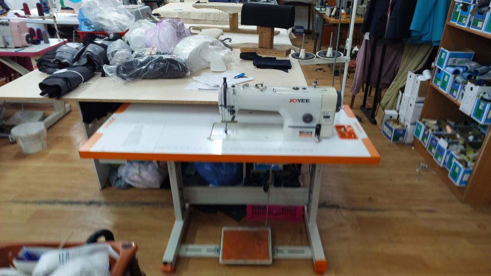 Промышленная швейная машинка