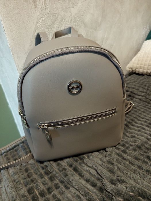 Нова дамска раница